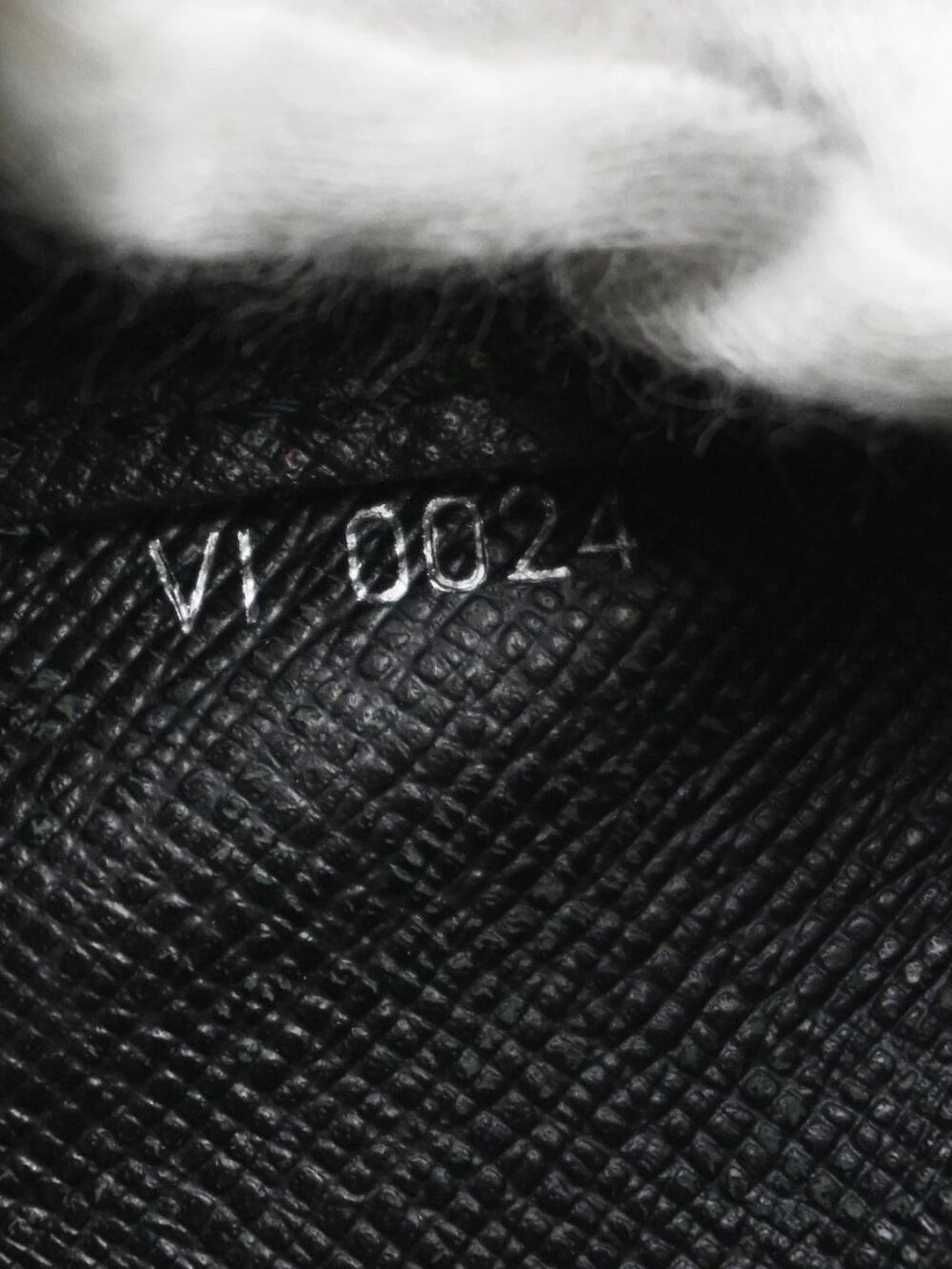 Best06 Louis Vuitton Black Taiga Baikal Clutch Bag M30182 VI0024 BQ01210 - Picture 15 of 15